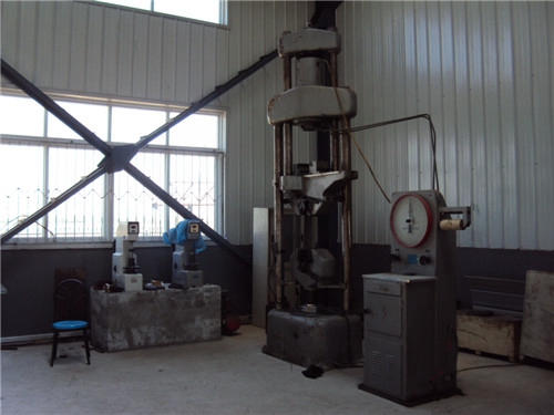 Hydraulic Universal Testing Machine